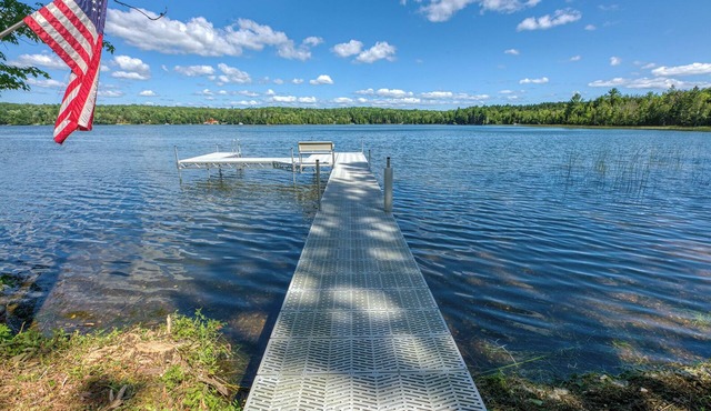 Log Cabin on Lake Emily + Near ATV Trails, w/trailer parking and Kayaks!