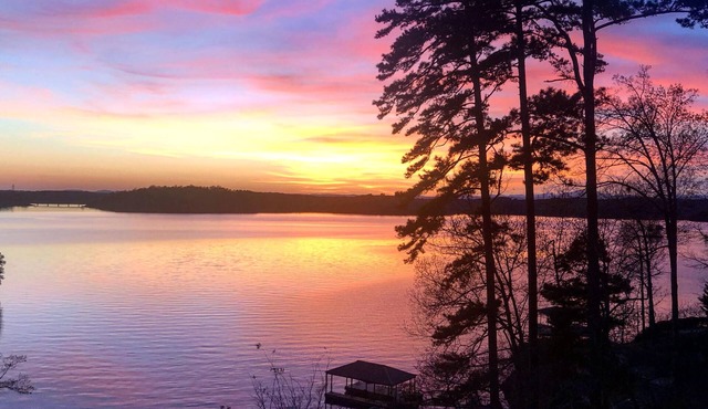 Log Cabin On Lake Keowee-Big Lake Mountain Views