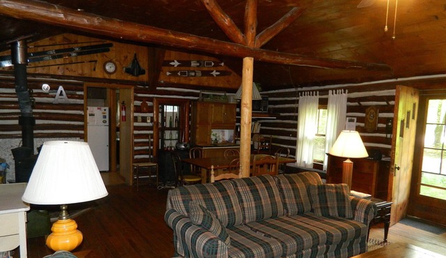 Log Cabin on Little Platte Lake - Bring Your Own Linens