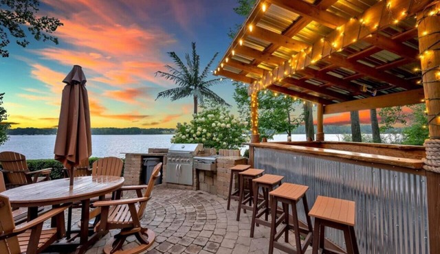 Log Cabin on Private 8 acre ISLAND!