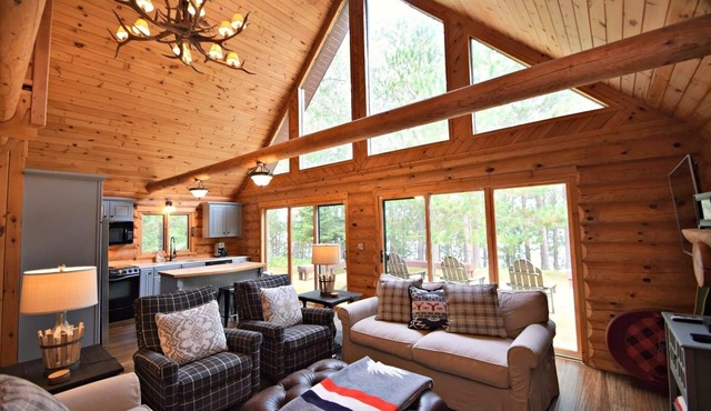 Log Cabin on Spring Fed Lake Little Bear