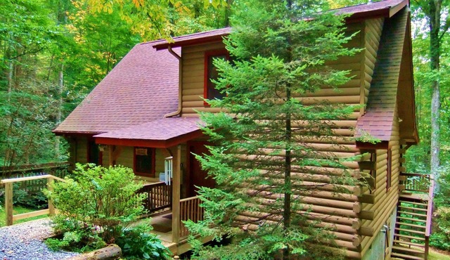 Log Cabin, Rushing Creek, Hot Tub, Firepit, Wood Fireplace, WiFi, A/C