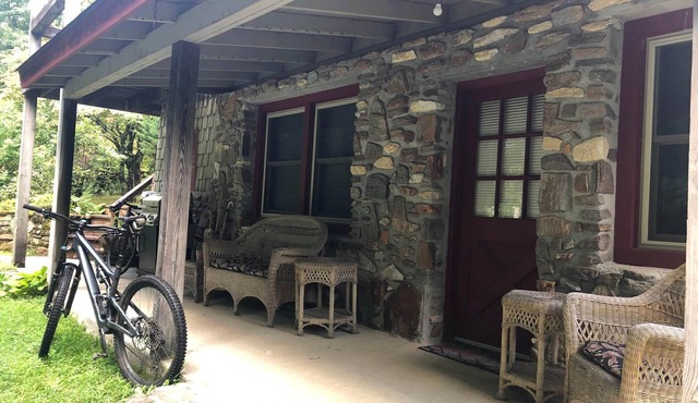 Log Cabin Suite2-RideIn RideOut