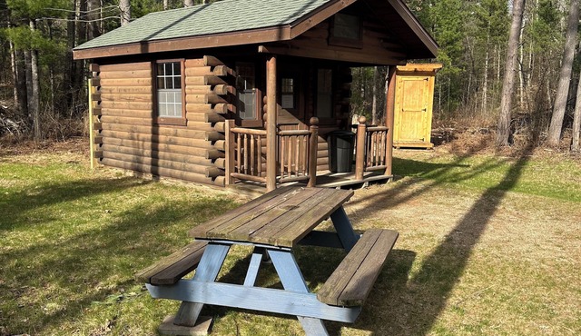 Log Cabin Sleeps four