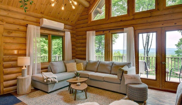Log cabin w hot tub View near of Tremblant