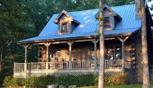 Log Cabin w/Picturesque Mtn View. Private Sunsets. Hot Tub. Kid & Dog Friendly