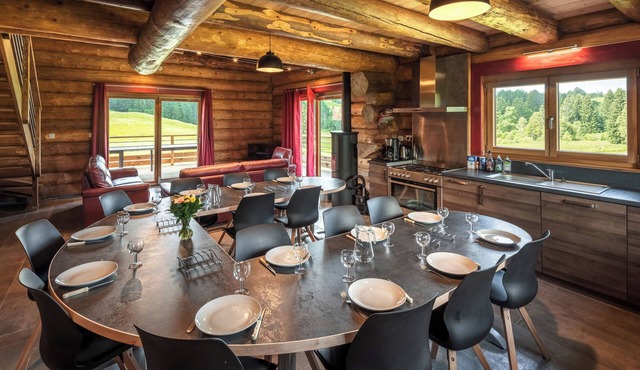 Log cabin with 25 m2 terrace and unobstructed view