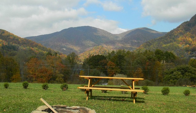 Log cabin with Country feel and awesome views