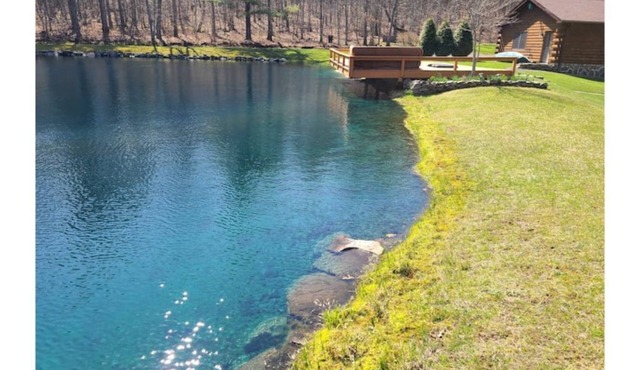 Log Cabin with Fireplace, Swimming Pond & Game Room, Close to Skiing