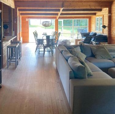 Log Cabin With Hot Tub And Fjord View