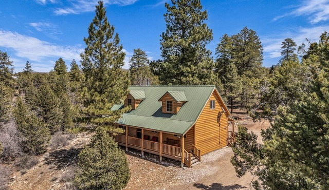 Log Cabin Zion Retreat| Where Milky Way Meets Zion