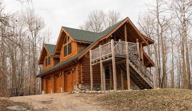 Log Carriage House Near Juggler Lake ~ Secluded and very private getaway
