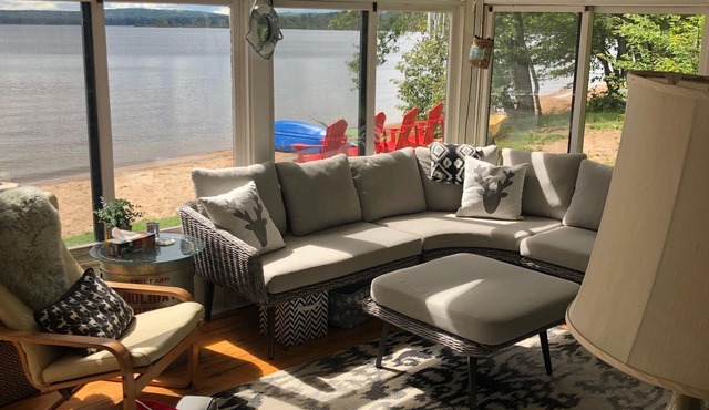 Log Cottage + 2 Log Cabins at Round Lake (6 bdrms; 3 baths, sleeps15)