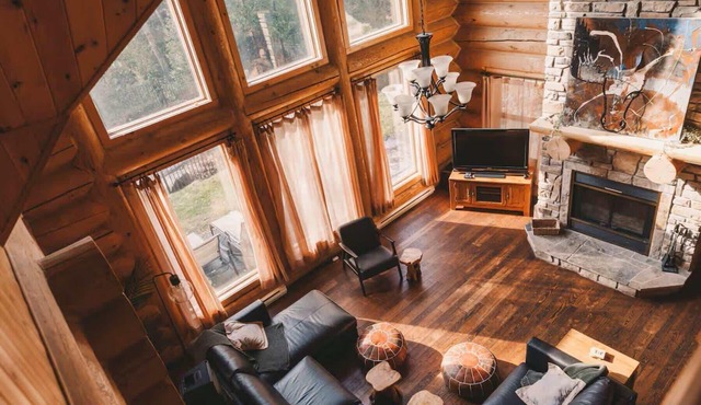 Log Cottage with Pool, Hot Tub & Game Room