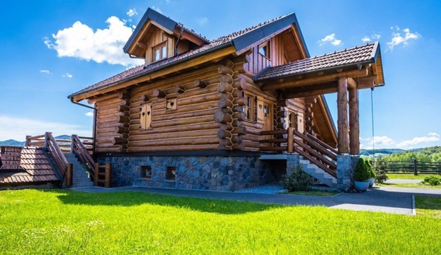 Log Home Mountain Mama - Charming Wooden Cottage with Wellness Amenities