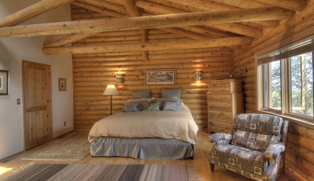 Log Home Near Santa Fe, New Mexico with Million Dollar View