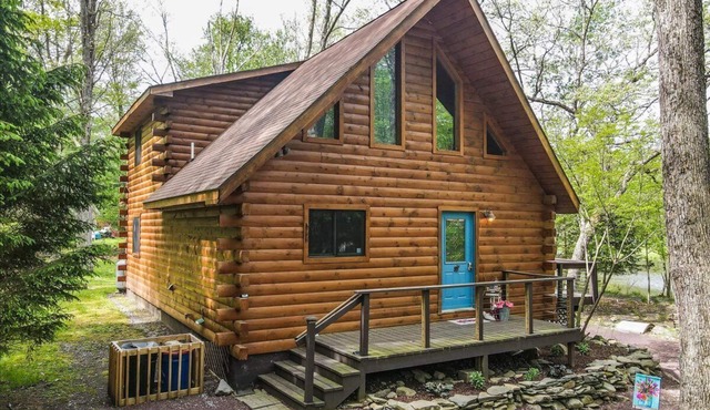 Log Home on Water- a True Pocono Mountains Gem!