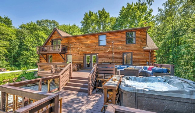 Log Home, Pvt Pond-Swim, Hot Tub