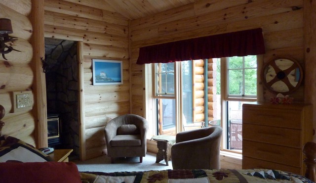 Log Home, Sunsets, Sand Beach, Sauna, Fishing boat, Muskoka Room, Golf