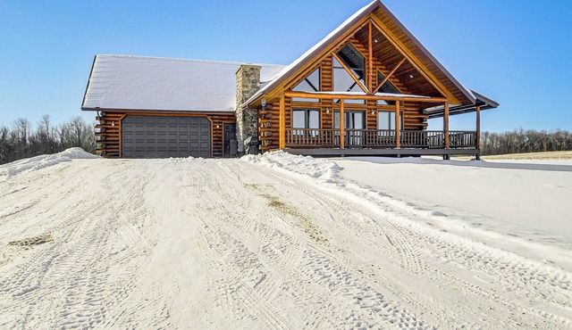 Log Home w/Deck & Sunset Views: 19 Mi to Oconto!