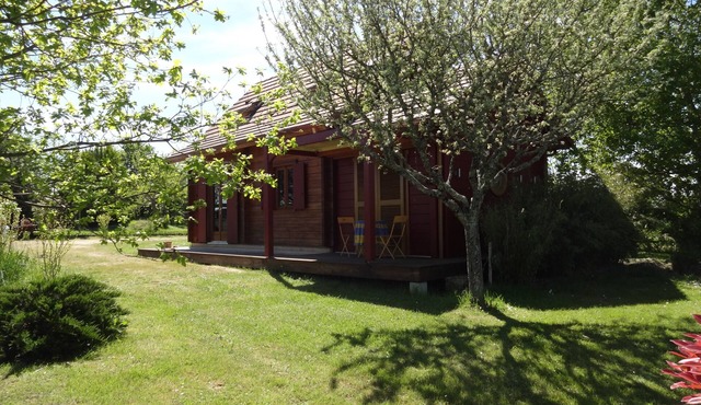 Log house in Rouffignac saint Cernin