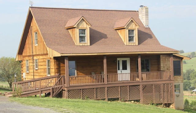 Log Inn to the Farm in the Heart of the Shenandoah Valley