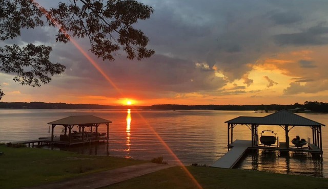 Logan Martin Lake- 3/2 waterfront home with breathtaking views and calm waters