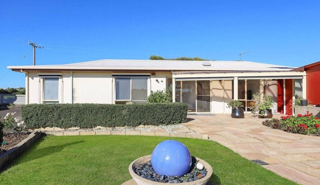 Logans Beach Apartments - Elements