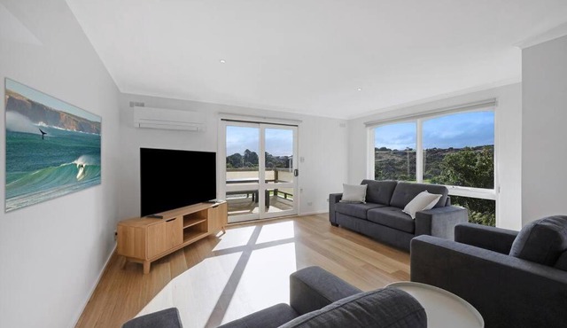 Logans Beach Apartments - Greenviews