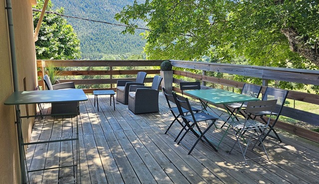 Logement 4 Haras de Séranon Accès Piscine Intérieure