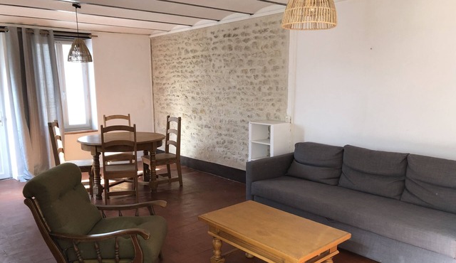 Logement atypique avec jardinet proche de la Loire