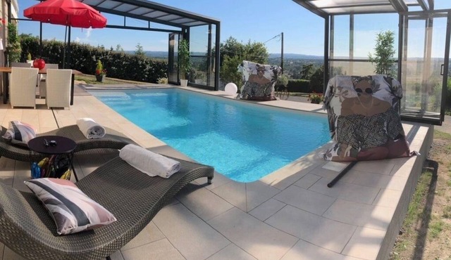 Logement Avec Piscine Couverte Chauffée et spa Privatifs, vue Panoramique