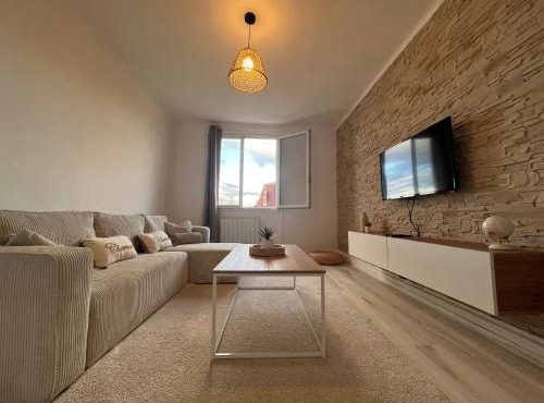 Logement chaleureux et lumineux