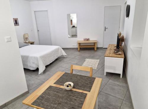 Logement confortable au cœur d'un village paisible