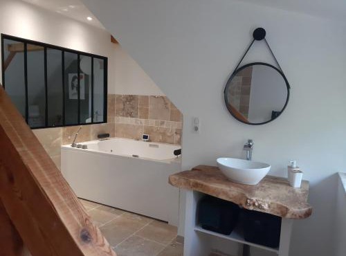 Logement Cozzy avec vue sur la vallée et Jacuzzi