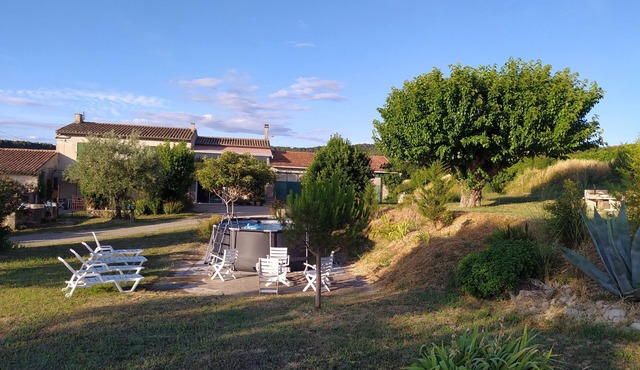 Logement Dans Mas au Milieu des Vignes