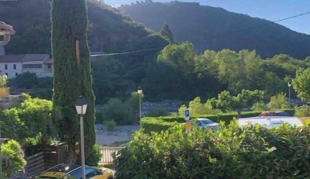 Logement Entier : Maison de Ville - Pont-de-labeaume, France