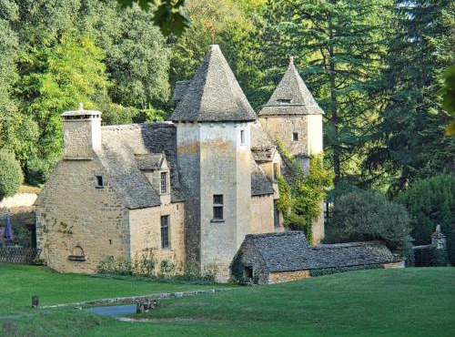 Logement d'exception dans le Château de Lacypierre
