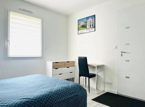 Logement indépendant avec frigo et micro-ondes