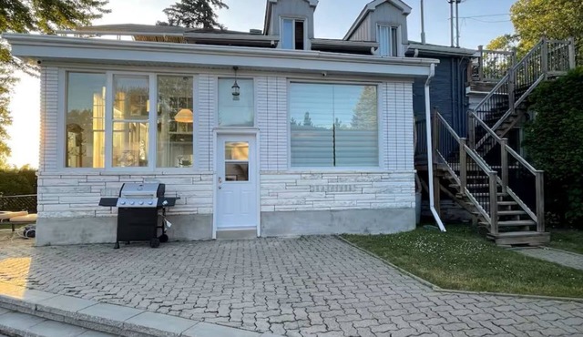 Logement paisible vue sur l'eau (Laval-Ouest)