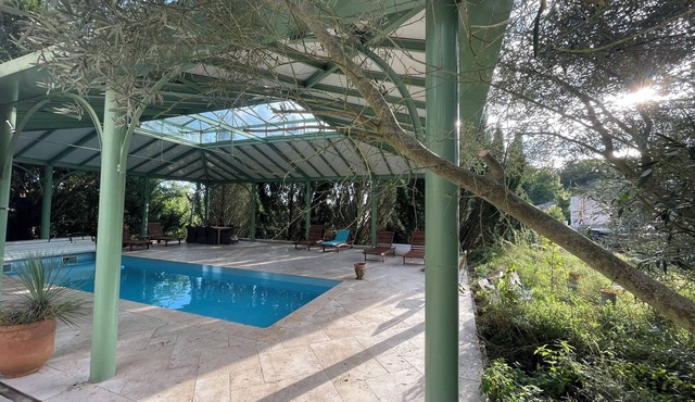 Logis and Master Suite at Villa Spa Art Déco Perret Giverny for 12 people.