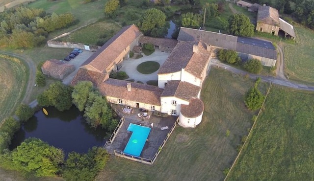 Logis de caractère large reception capacity