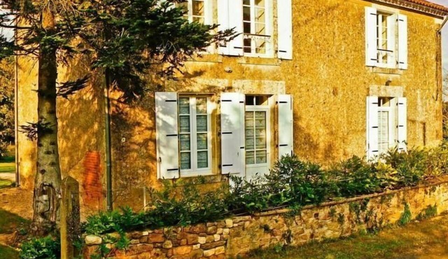 Logis de Suzanne" estate