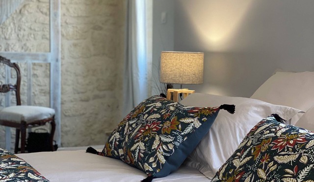 Logis de Pierre Levée bed and breakfast 5 minutes from Niort and the Marais Poitevin