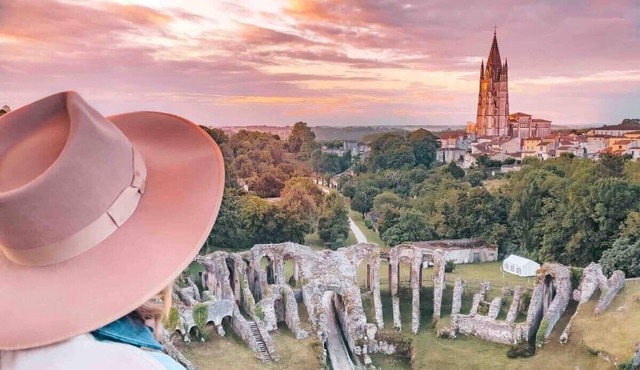 "Logis Debussy" - Saintes - Classé 3*