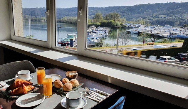 Logis Hôtel Le Bellevue