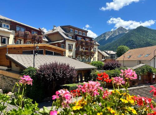 Logis Hôtel Les Autanes & Spa