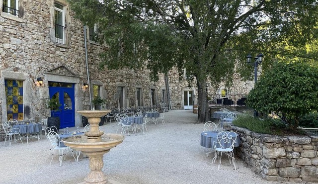 Logis Hôtel Restaurant Le Domaine de l'Eau Vive