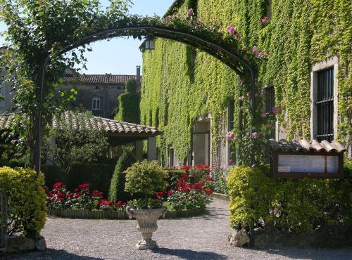 Logis Hôtel Restaurant Les Norias