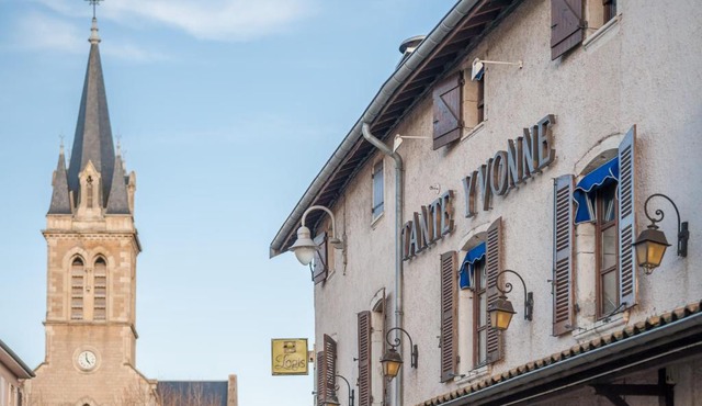 Logis Hôtel Tante Yvonne & son restaurant semi-gastronomique - Lyon Nord